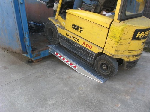Container ramps pair heavy - container,