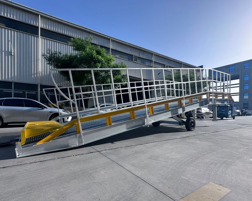 Galvanised container lorry - galvanised, /